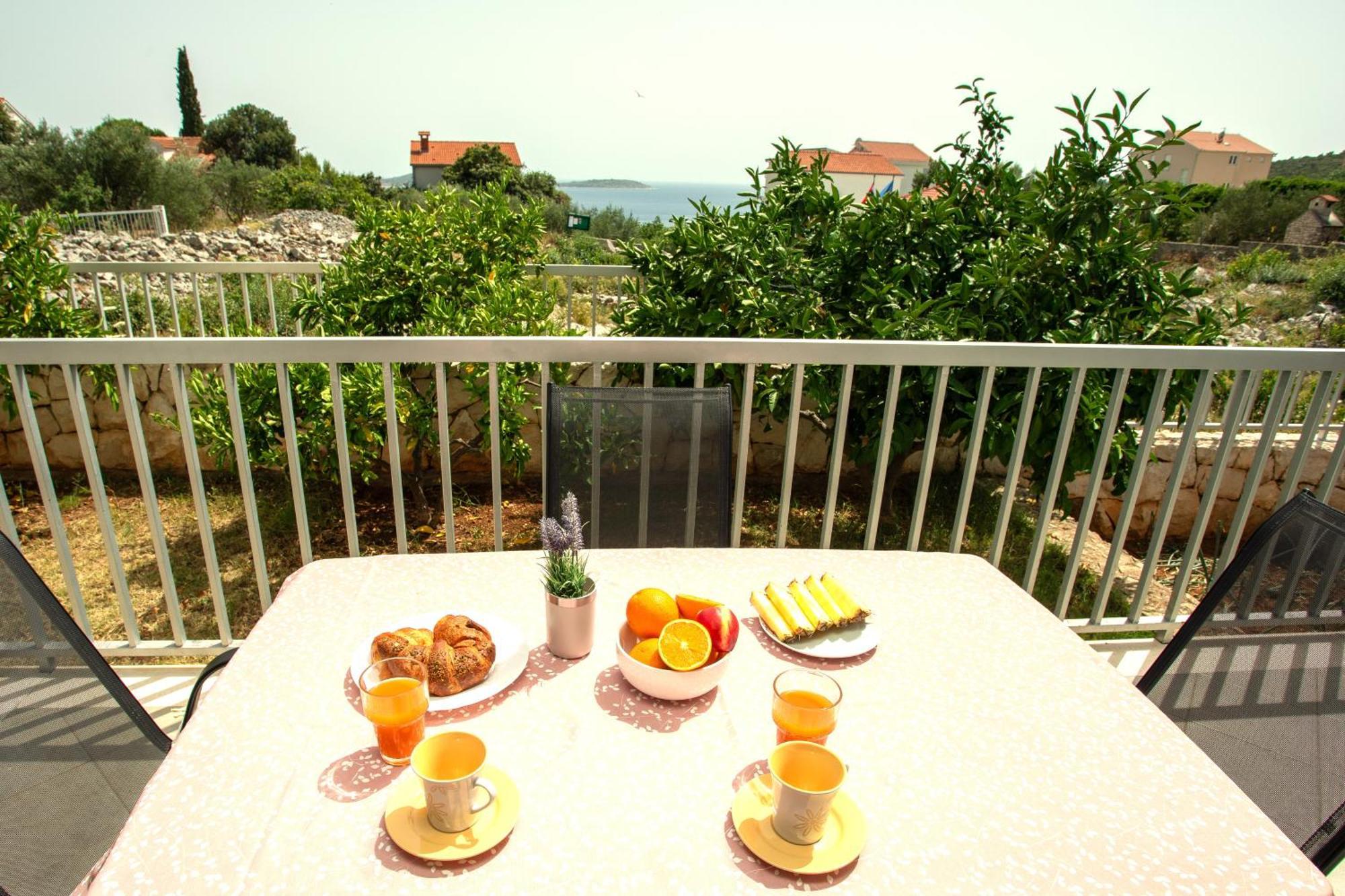 Holiday House Nena With Pool Vinisce Bagian luar foto