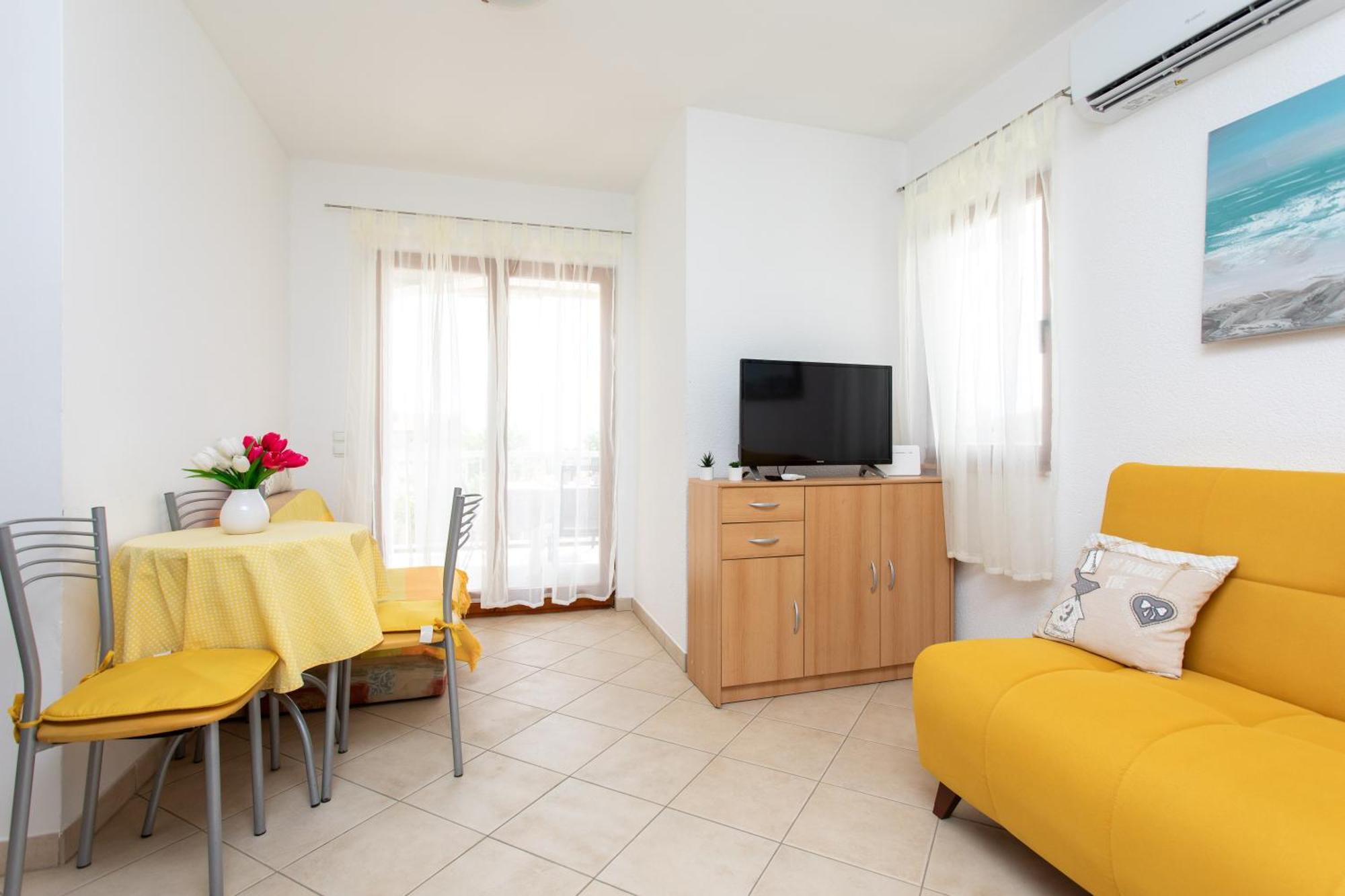 Holiday House Nena With Pool Vinisce Bagian luar foto