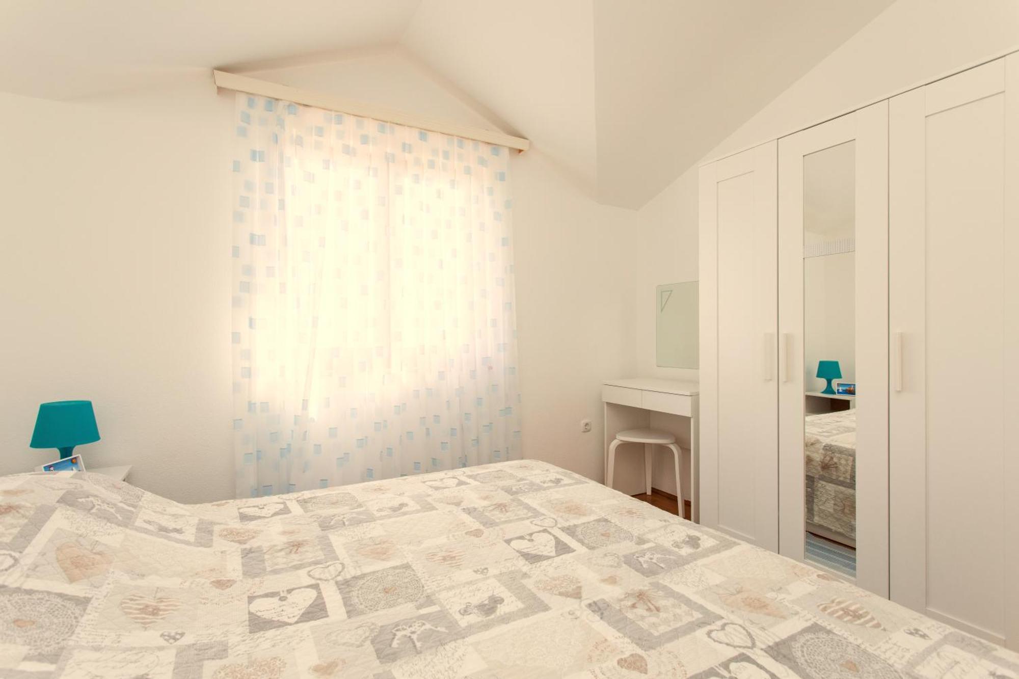 Holiday House Nena With Pool Vinisce Bagian luar foto